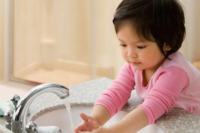 Phòng chống bệnh mùa hè cho trẻ em